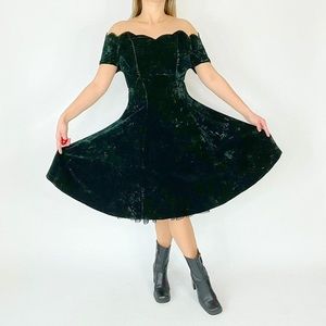 Vintage 80s deep green crushed velvet off the shoulder dress!